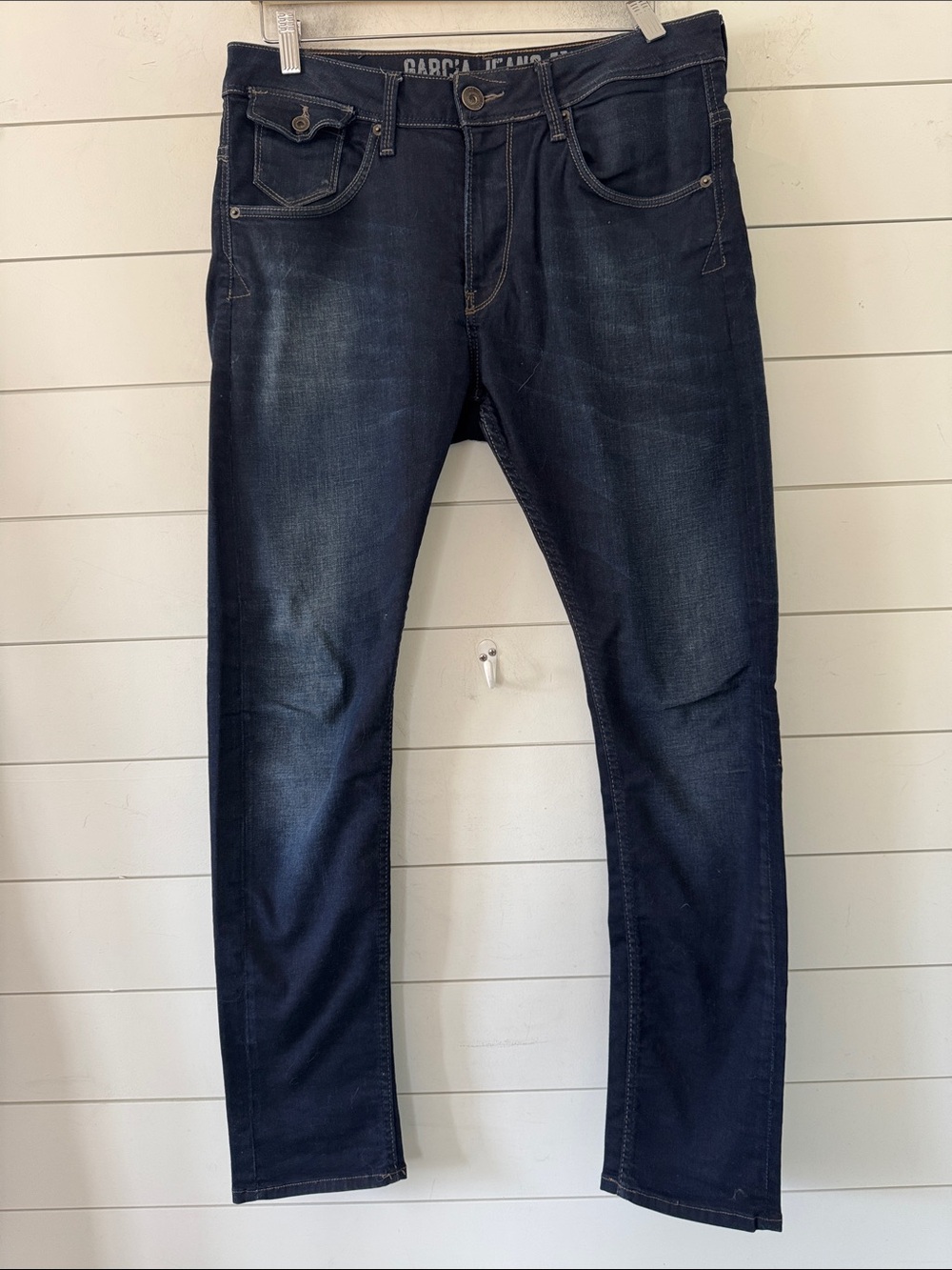 GARCIA Jeans LUCCO Tapered Dark Wash with distressing No Tag Measures W34 L 30